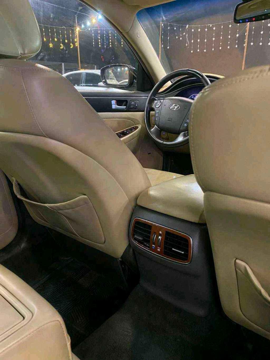 Vehicle photo 9