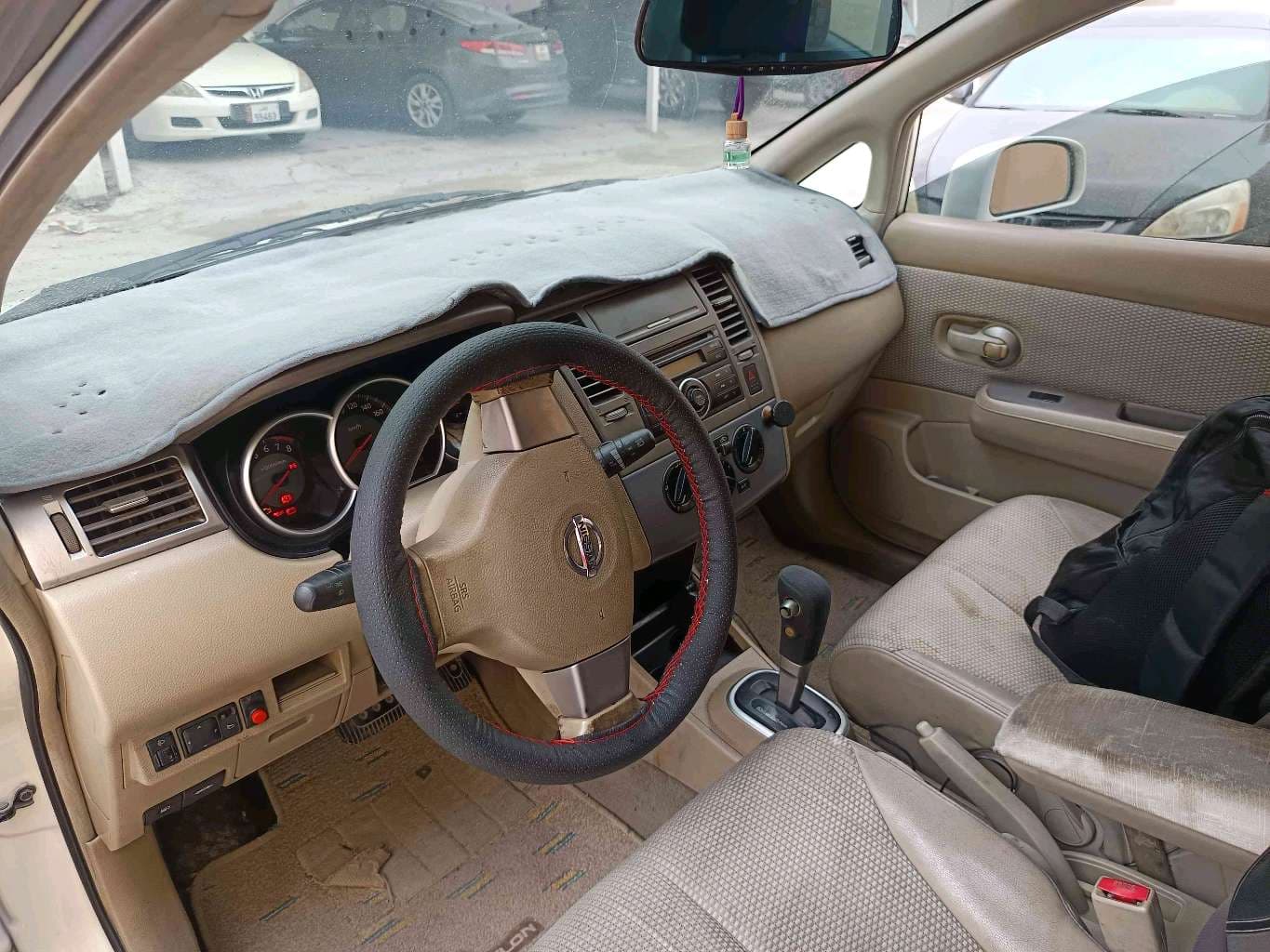 Vehicle photo 2