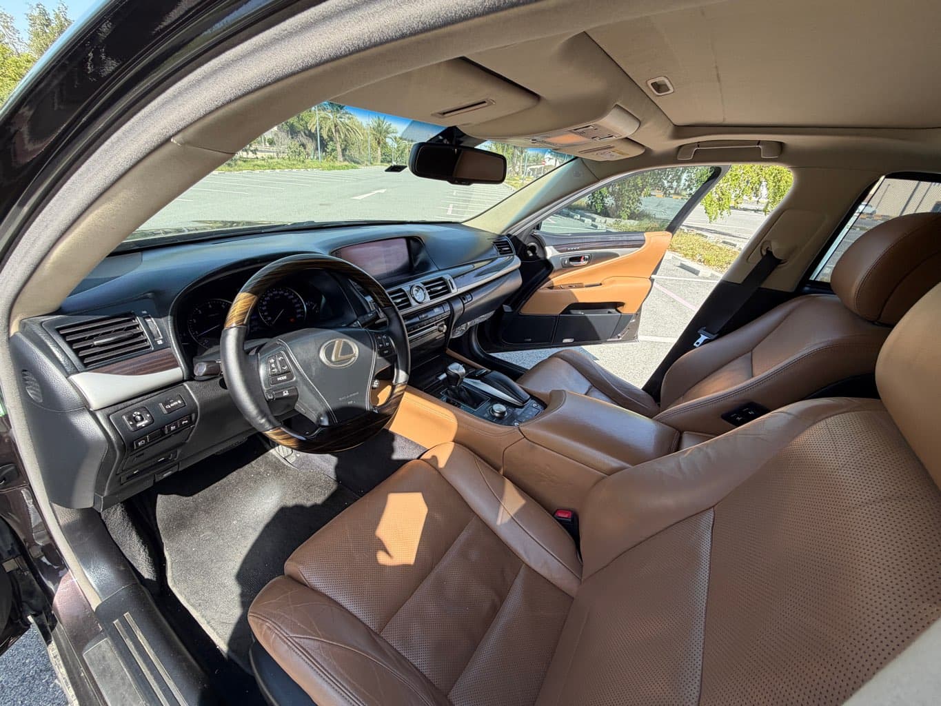Vehicle photo 3
