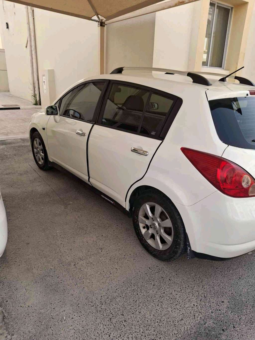 Vehicle photo 3