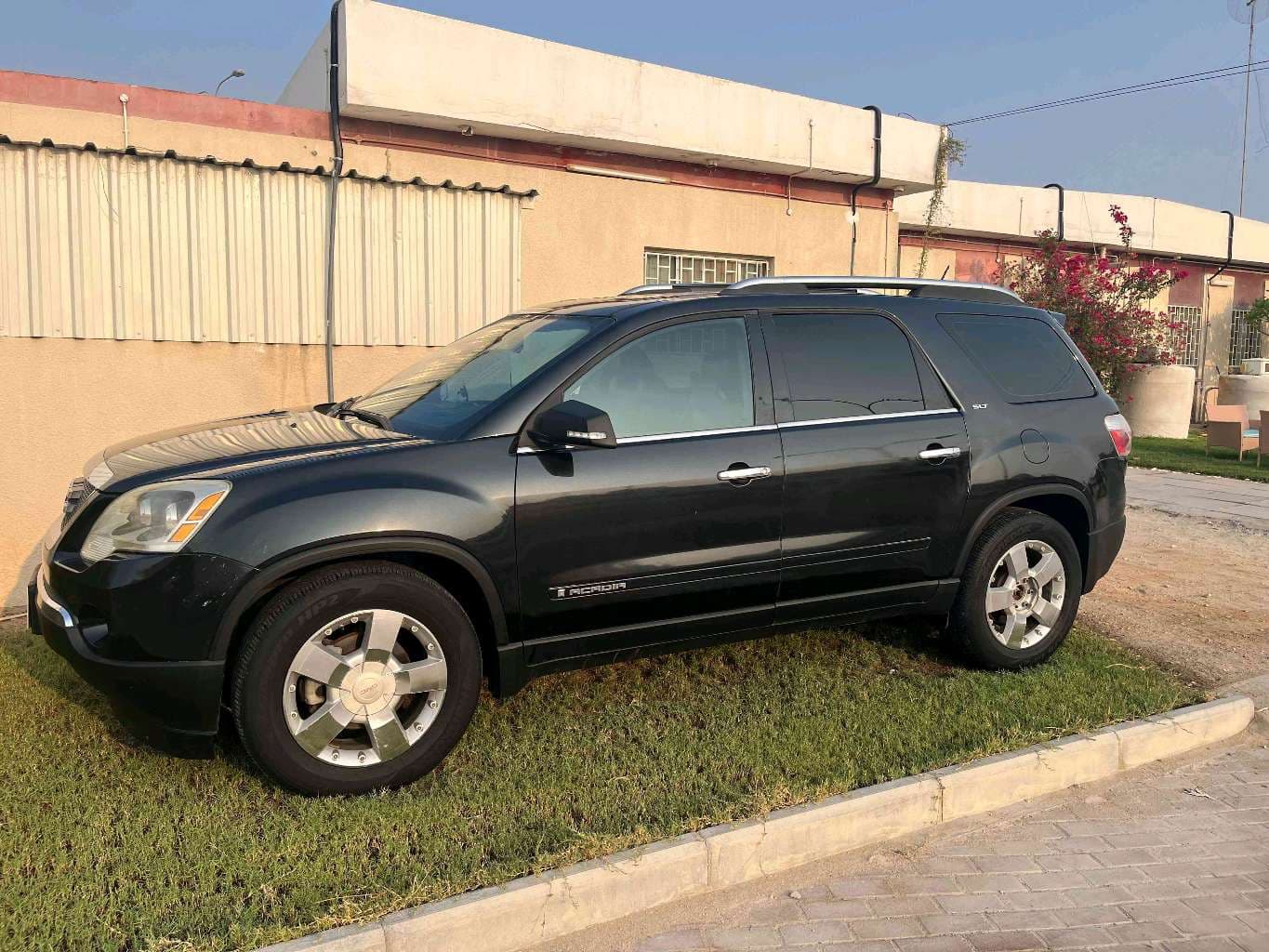 Vehicle photo 3