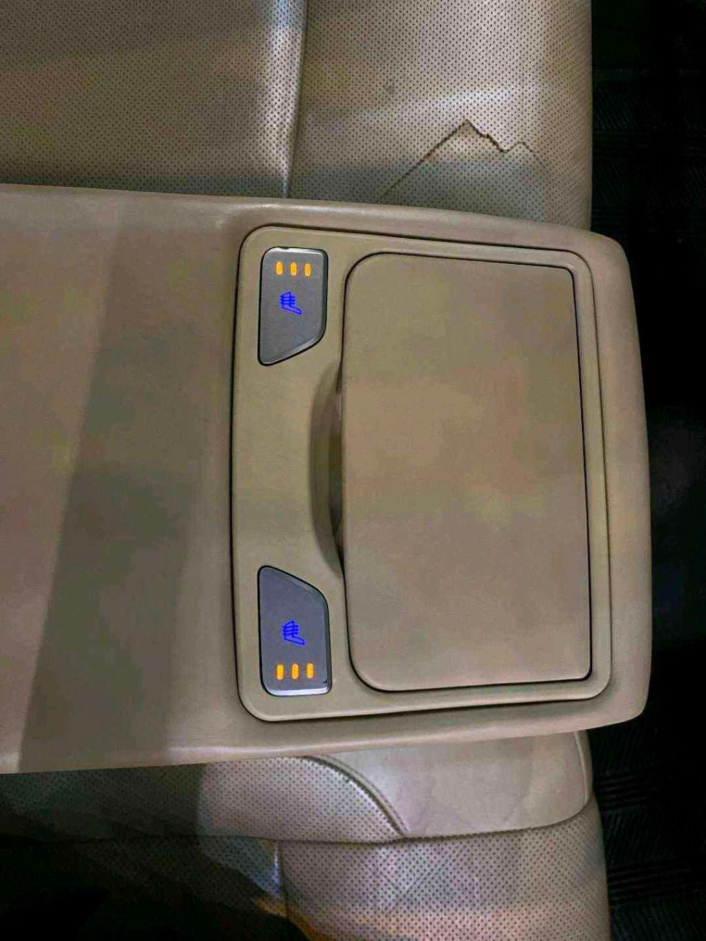 Vehicle photo 10