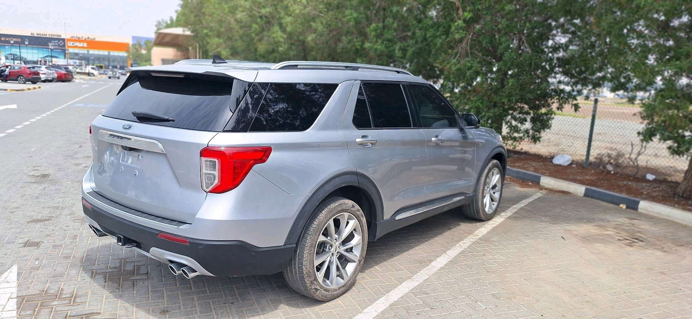 Ford Explorer photo 3