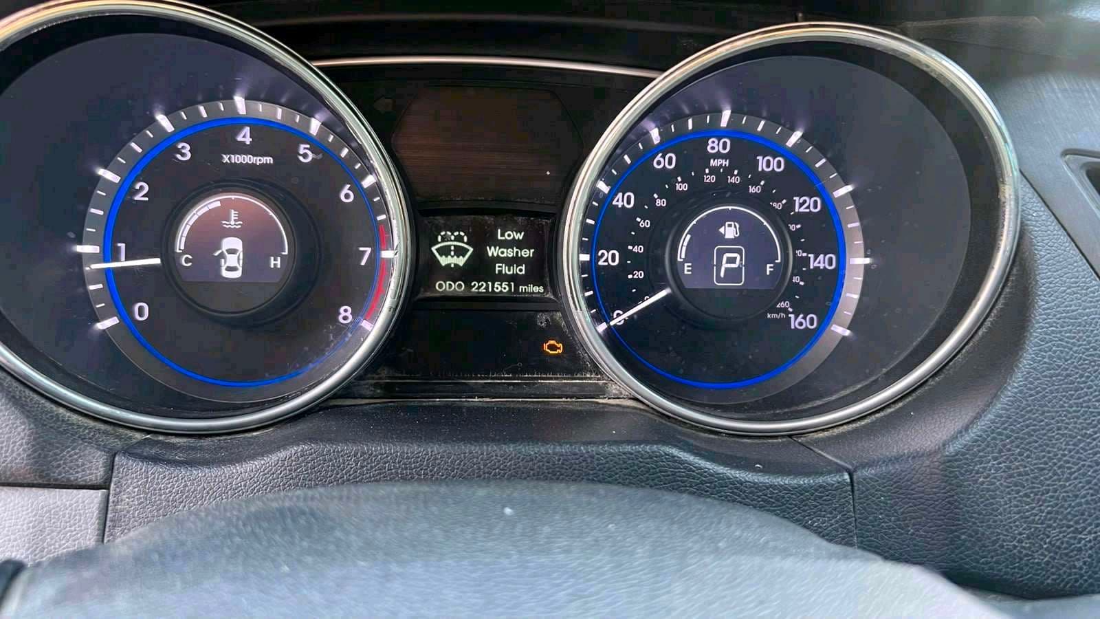Hyundai Sonata photo 9