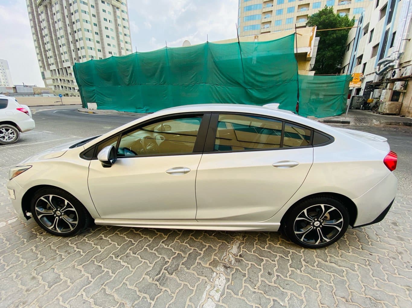 Chevrolet Cruze photo 2