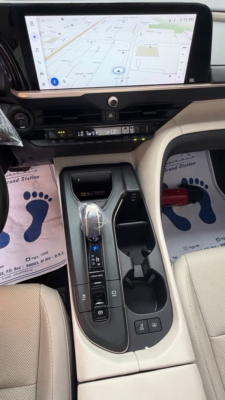 Toyota Crown photo 9