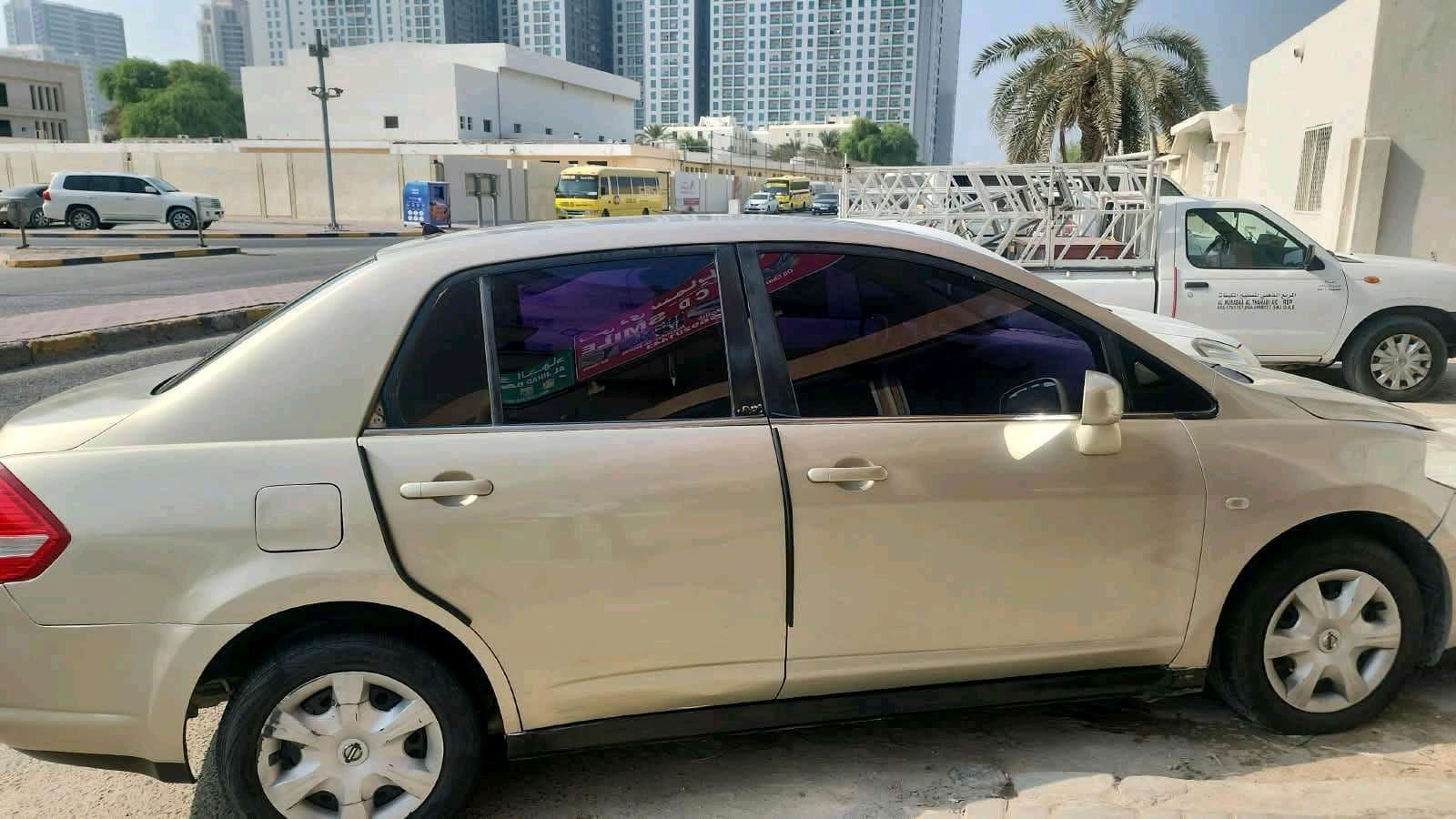 Nissan Tiida photo 3
