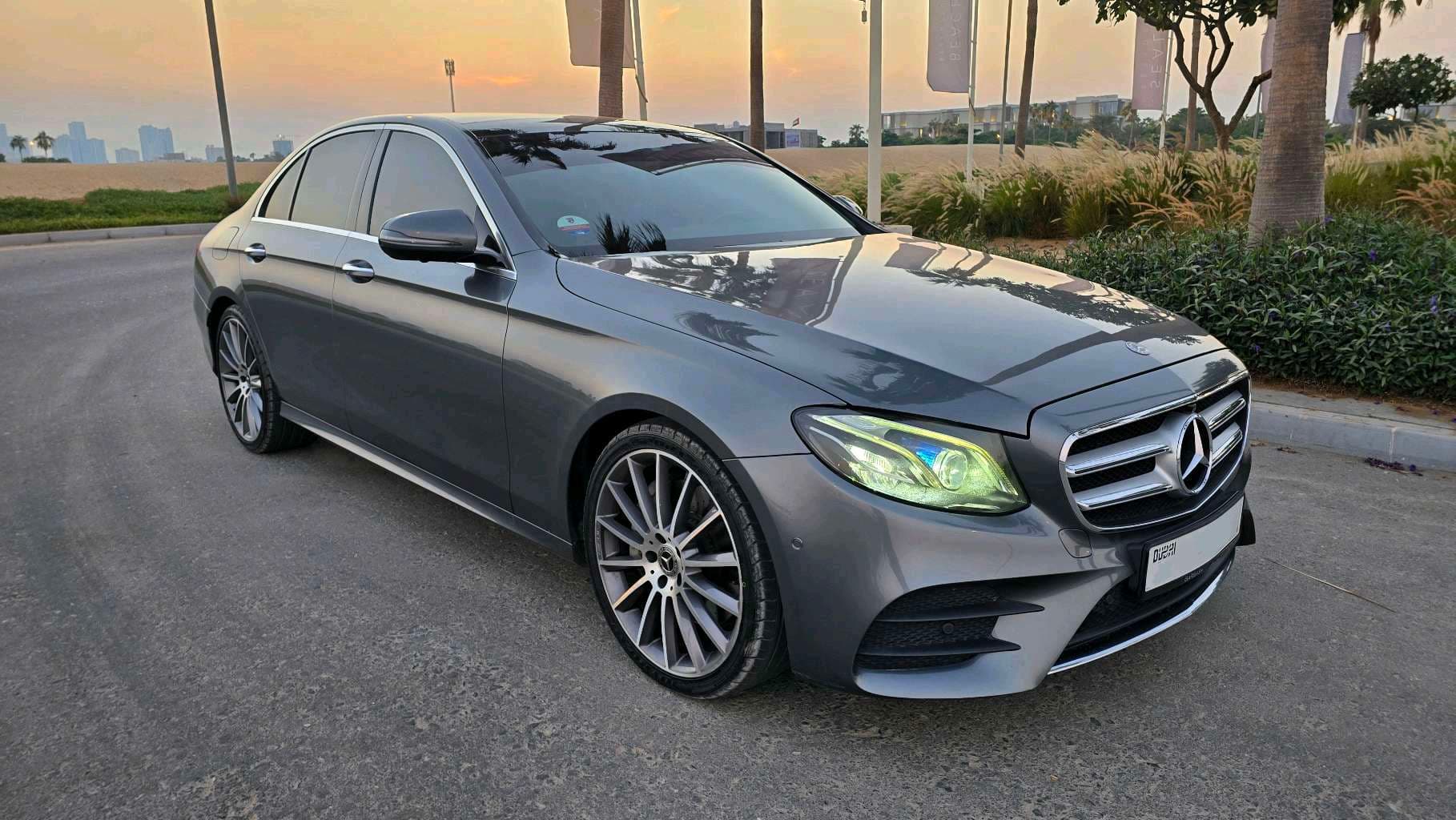 Mercedes-Benz E350 photo 1