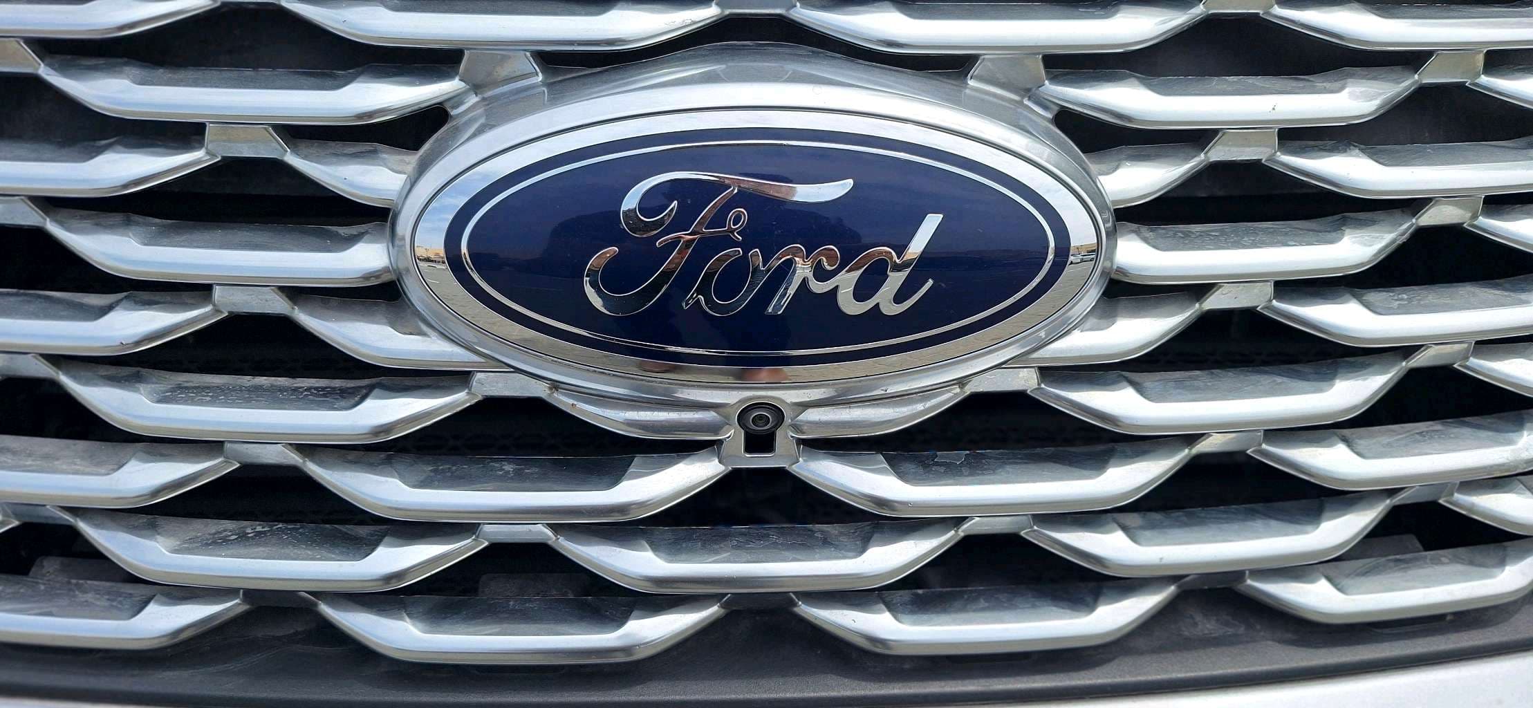 Ford Explorer photo 7
