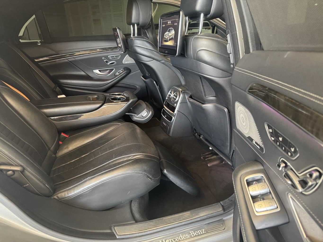 Mercedes-Benz S500 photo 12