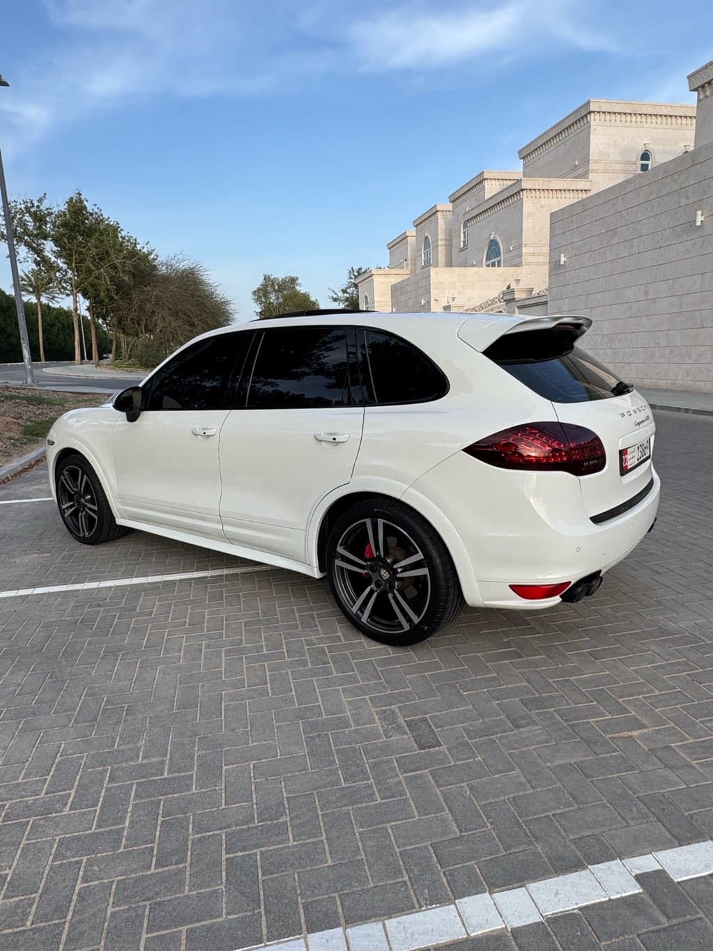 Porsche Cayenne photo 3