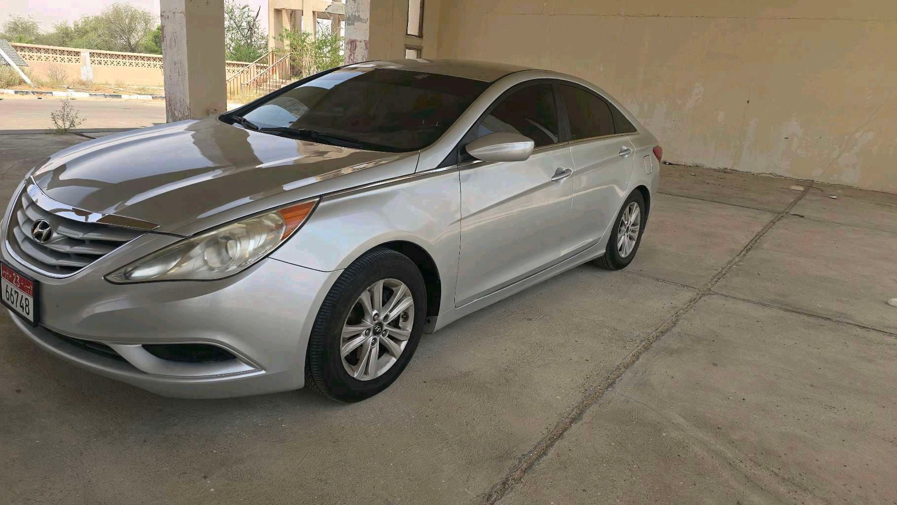 Hyundai Sonata photo 2