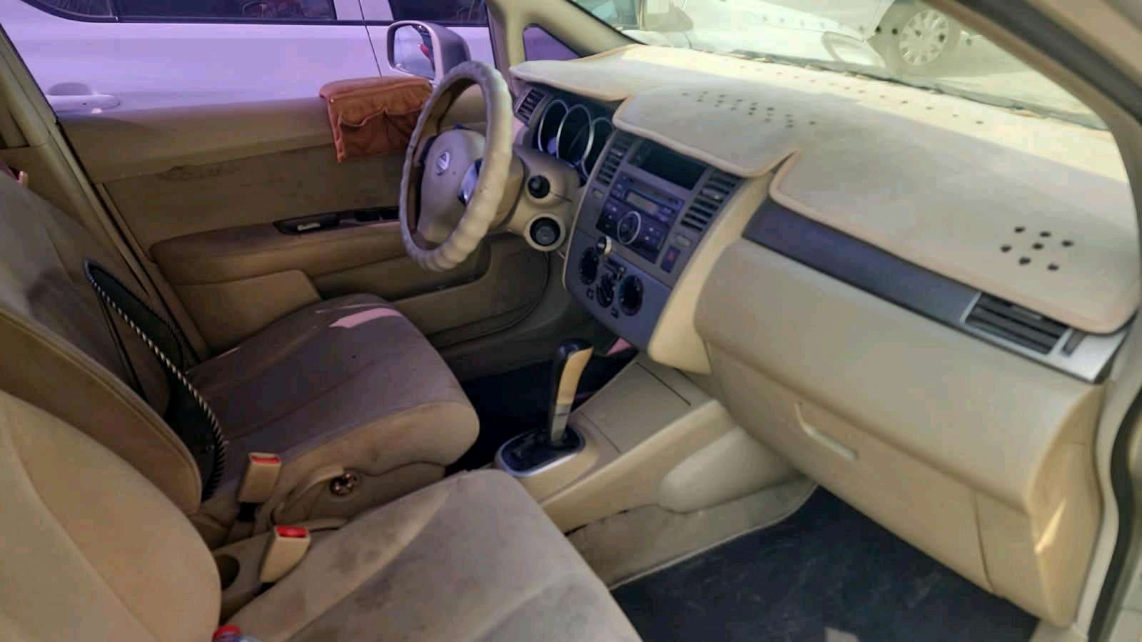 Nissan Tiida photo 5