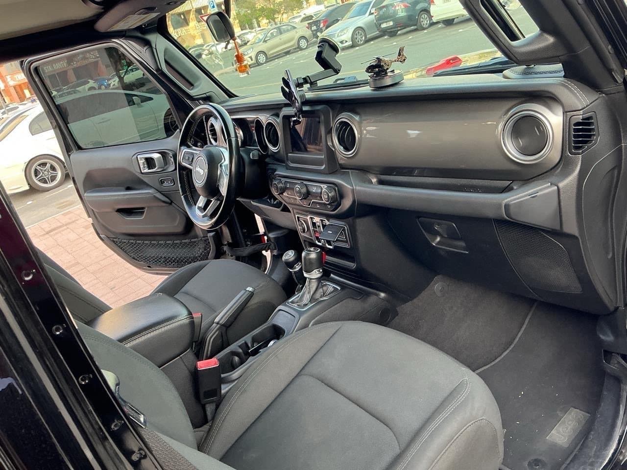 Jeep Wrangler photo 19
