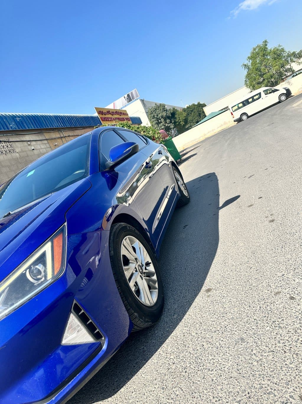 Hyundai Elantra photo 3