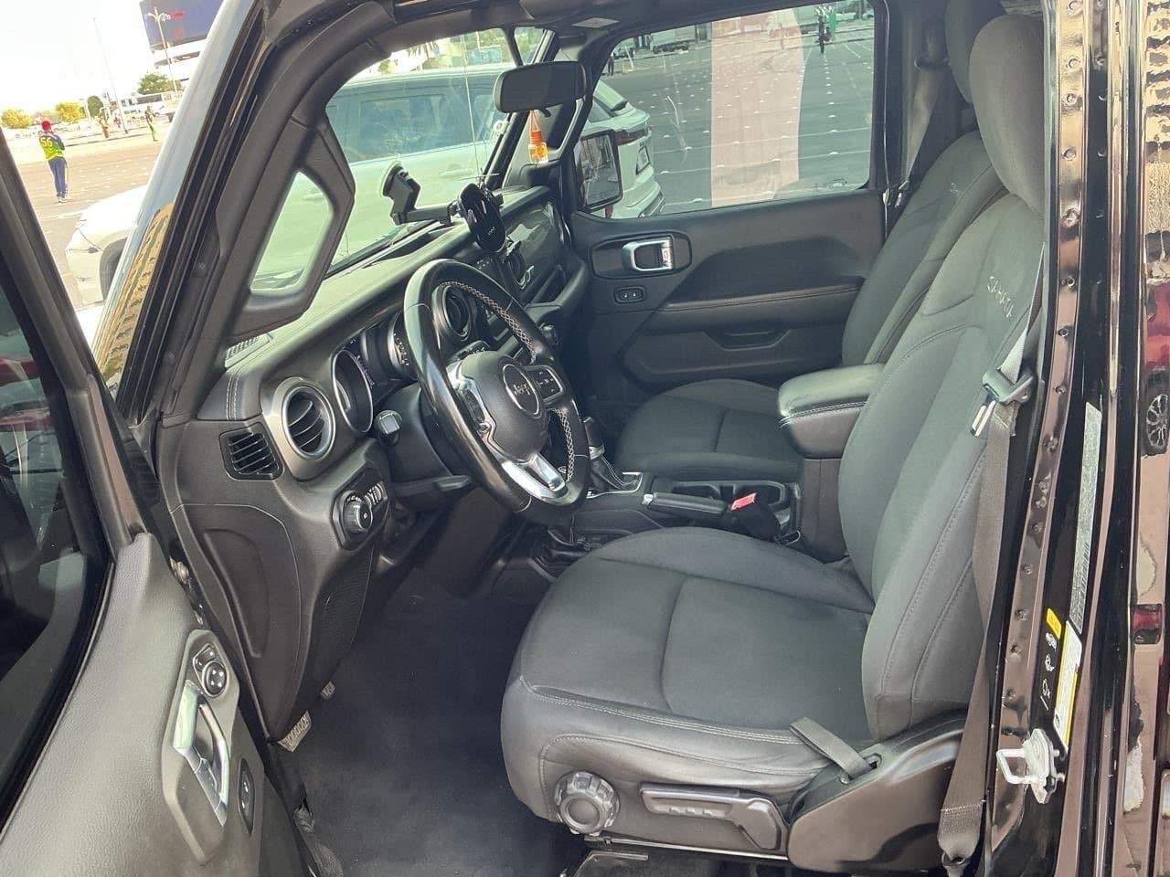 Jeep Wrangler photo 14