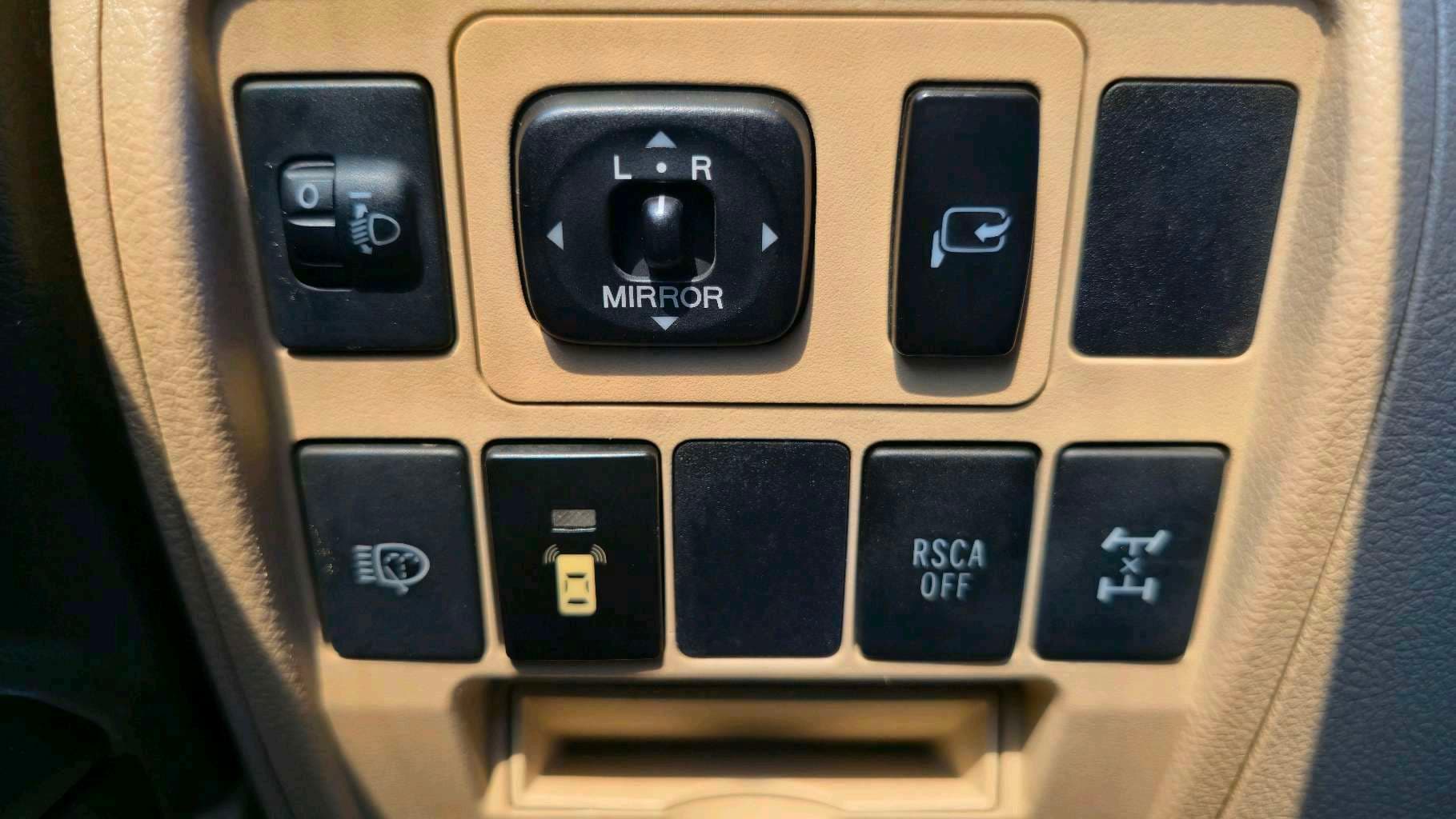 Toyota Land Cruiser photo 6
