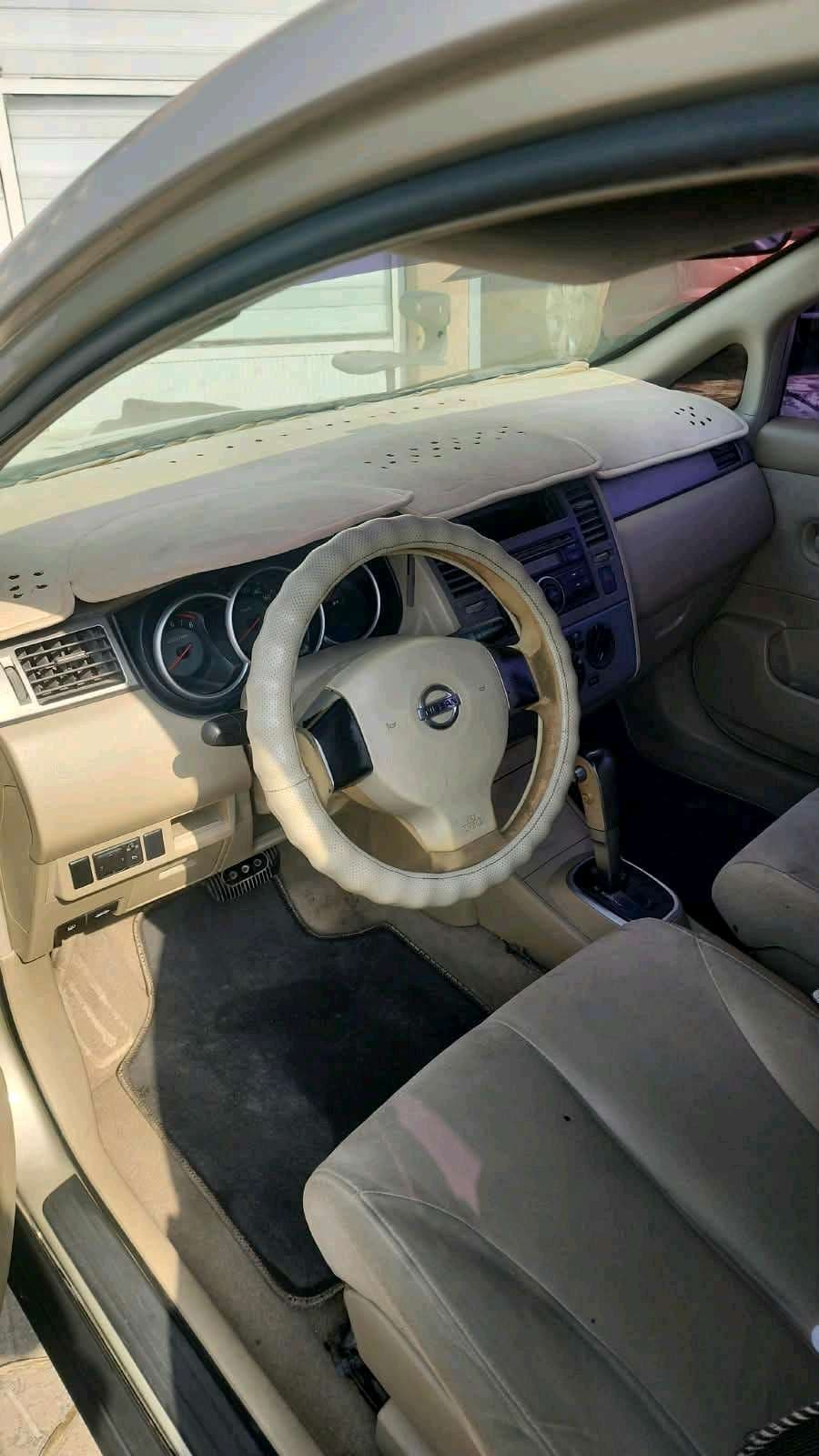 Nissan Tiida photo 1
