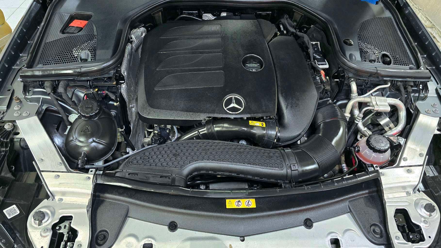 Mercedes-Benz E350 photo 19