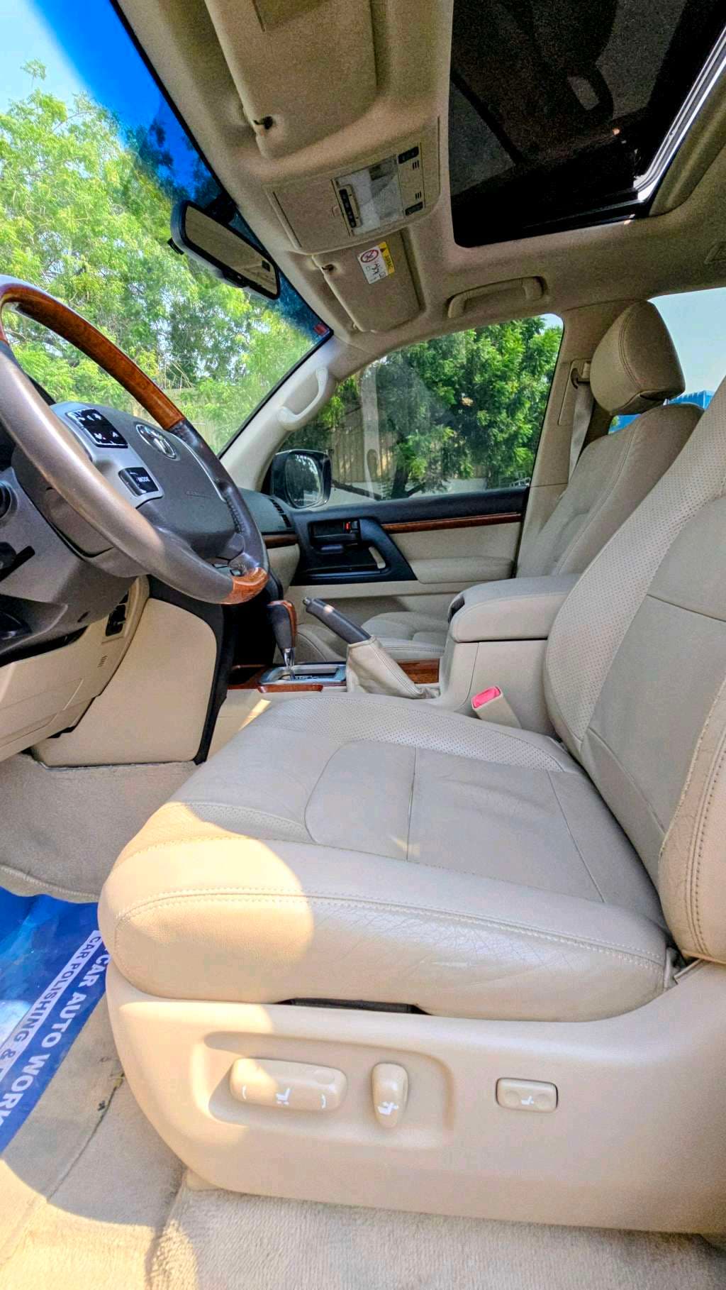 Toyota Land Cruiser photo 3