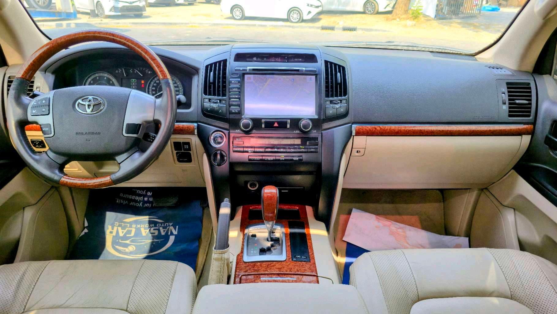 Toyota Land Cruiser photo 5