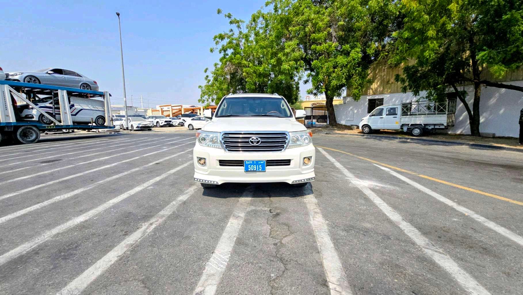 Toyota Land Cruiser photo 2