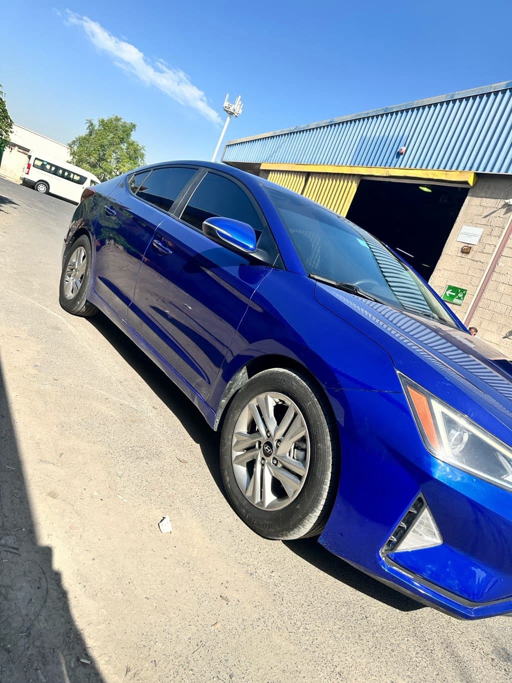 Hyundai Elantra photo 4