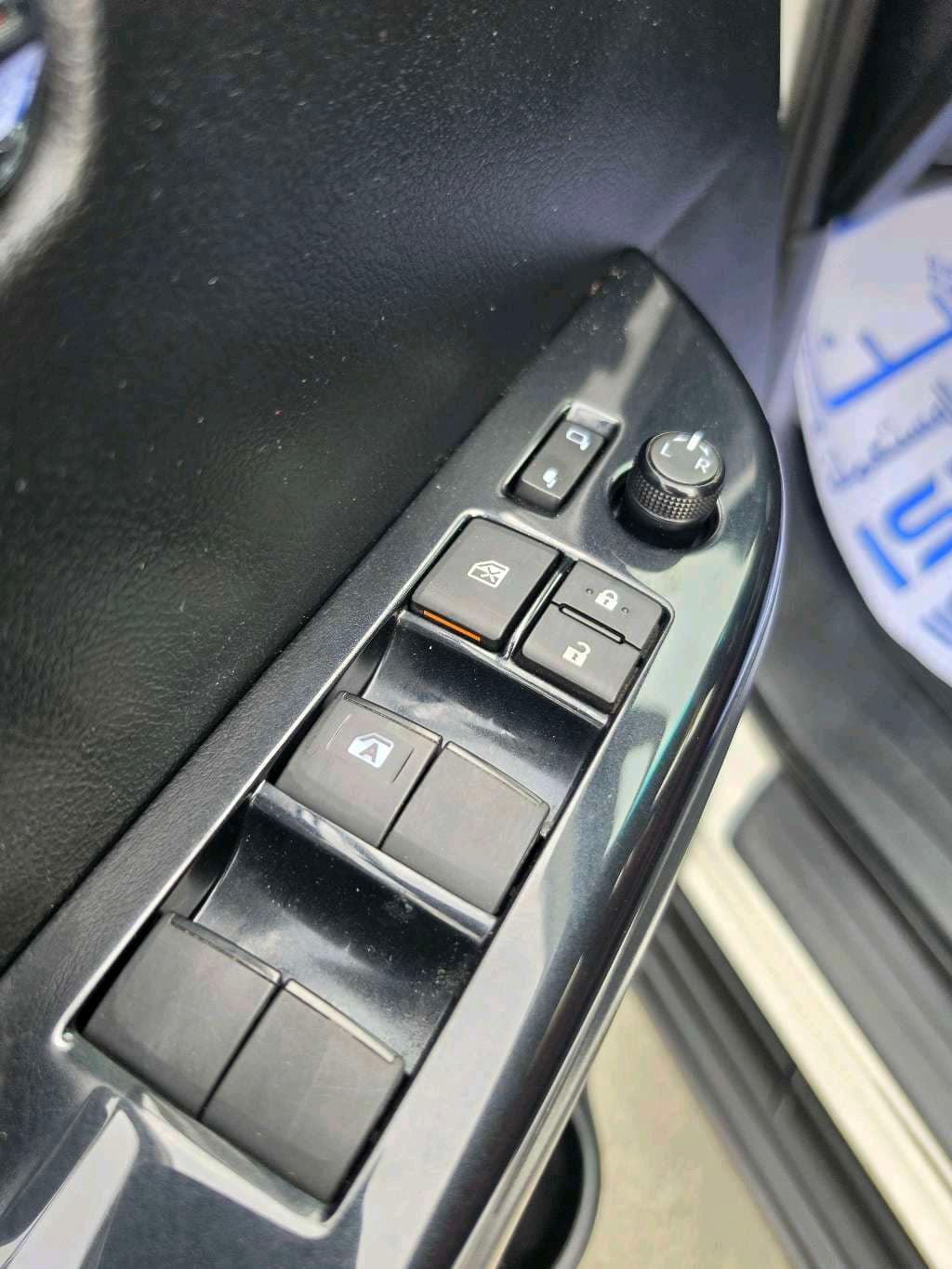 Toyota HiLux photo 7